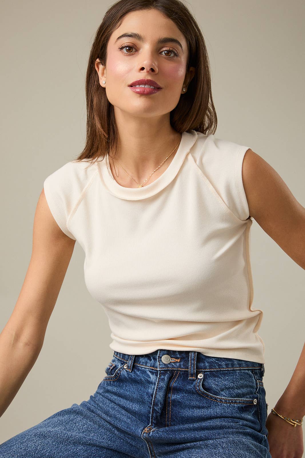 Raglan Short Sleeve Seam Out Detailed Cropped T- Shirt