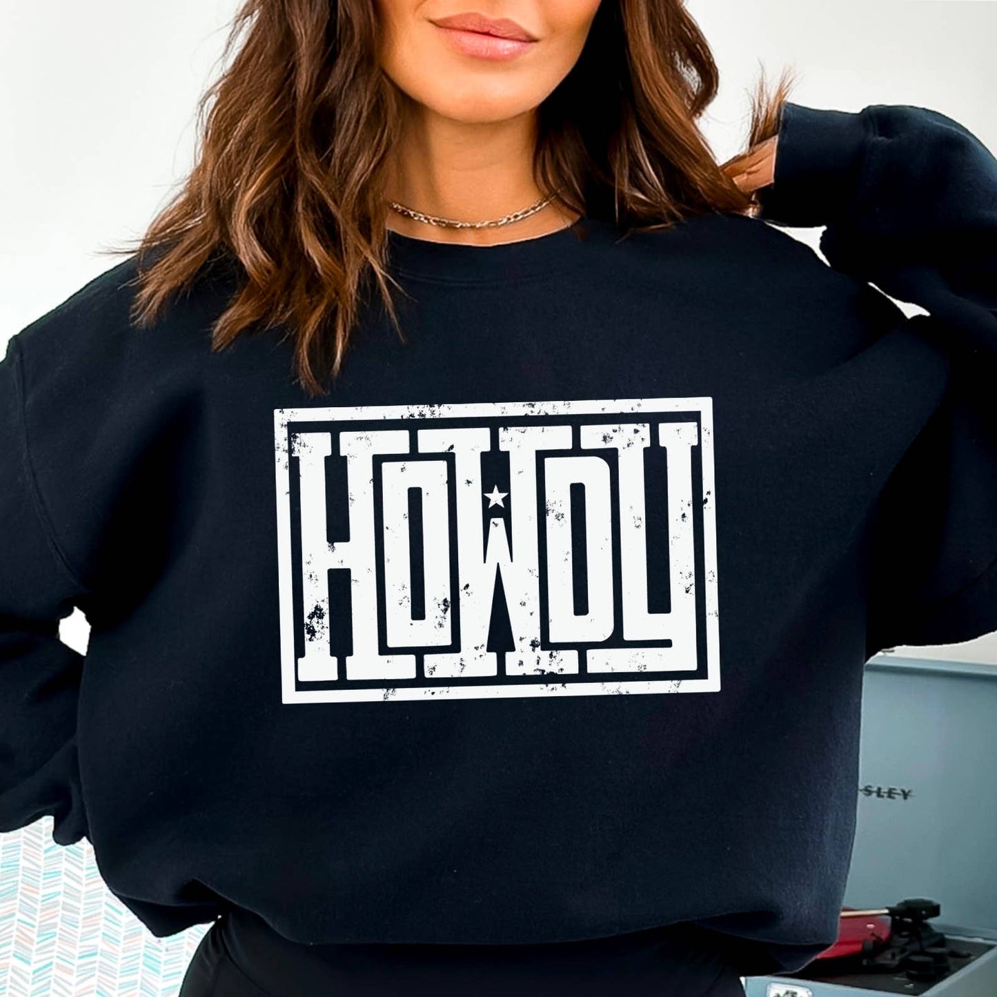 Howdy | Western Graphic Sweatshirt