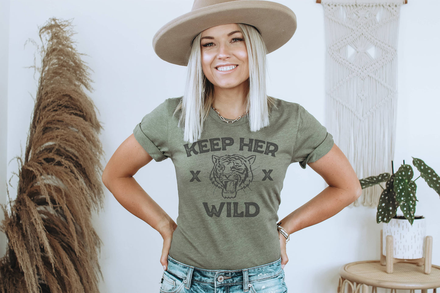 Keep Her Wild Graphic Tee Women's Tees | Retro Tiger Tee