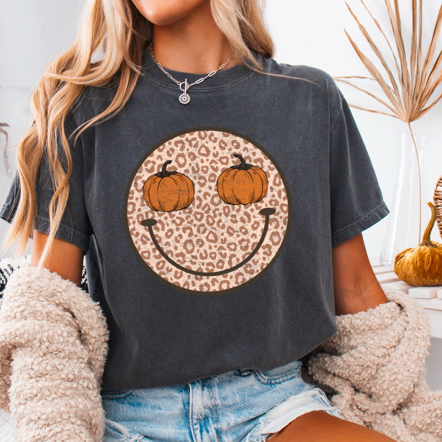Leopard Pumpkin Fall 2025 Graphic Shirt | Comfort Color
