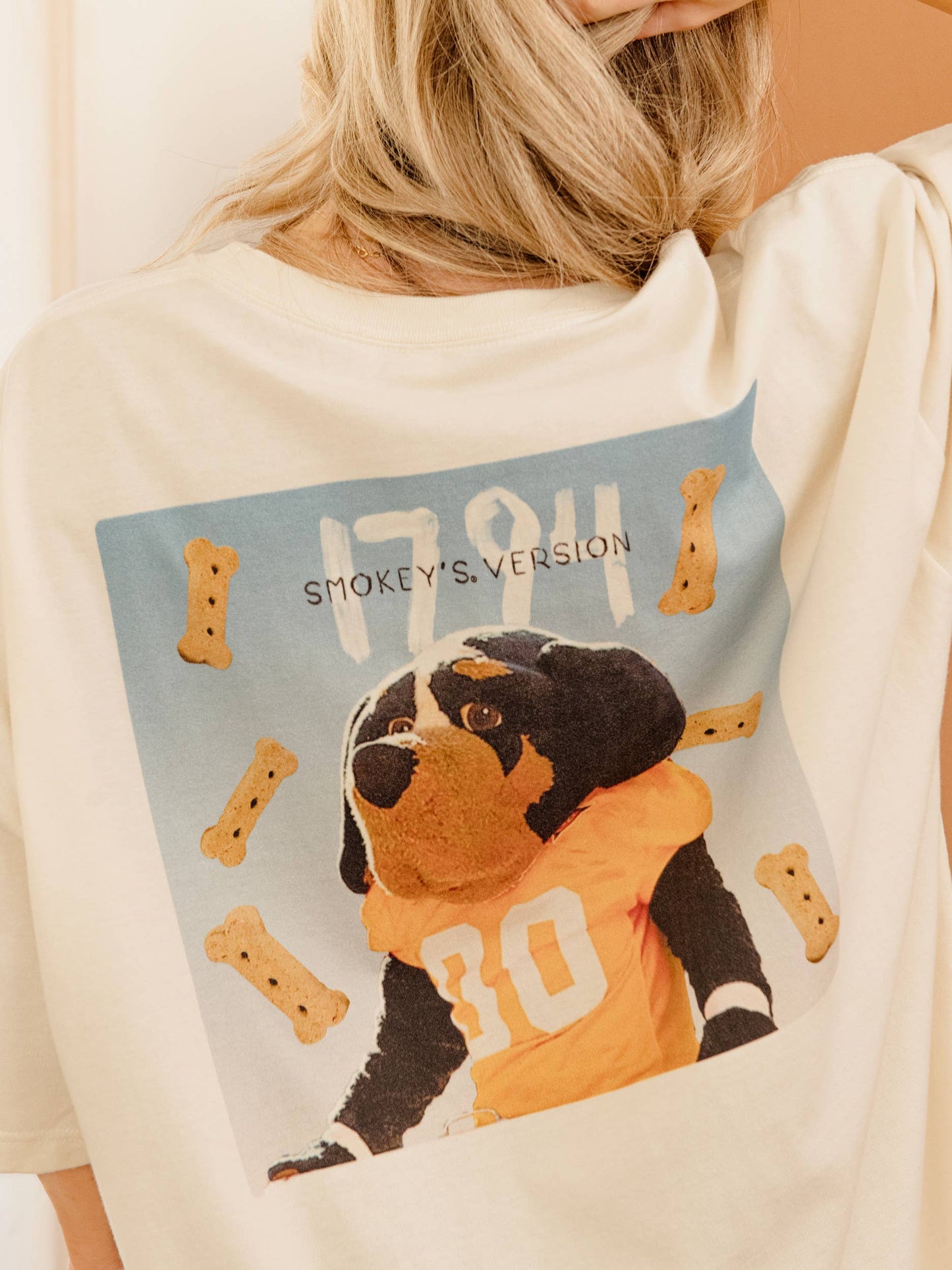 Tennessee Vols Smokey's Version Off White One Size Tee