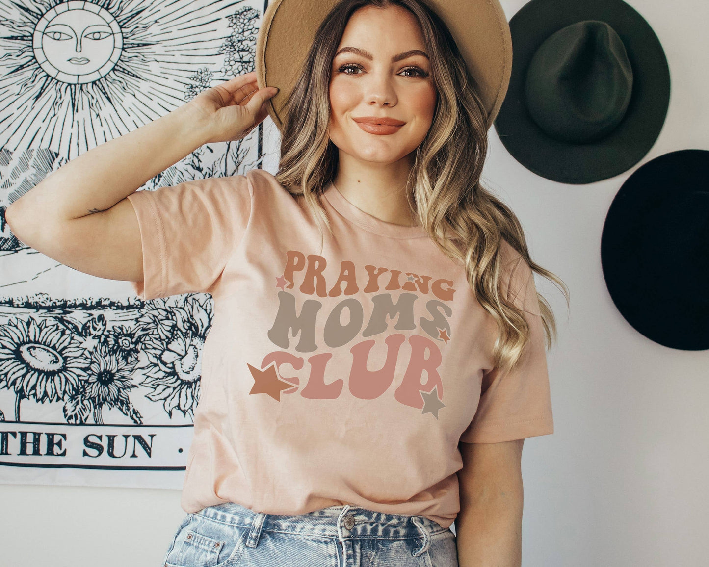 Praying Moms Club L Mom Tee