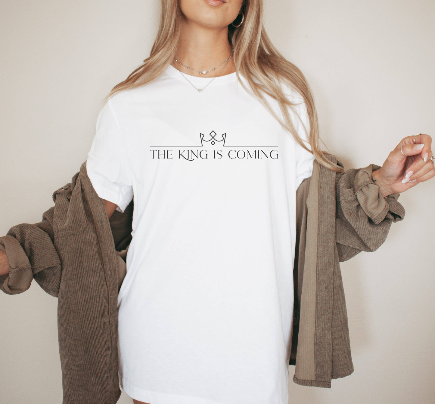 The King Is Coming Easter Graphic Tee | Women's Tees