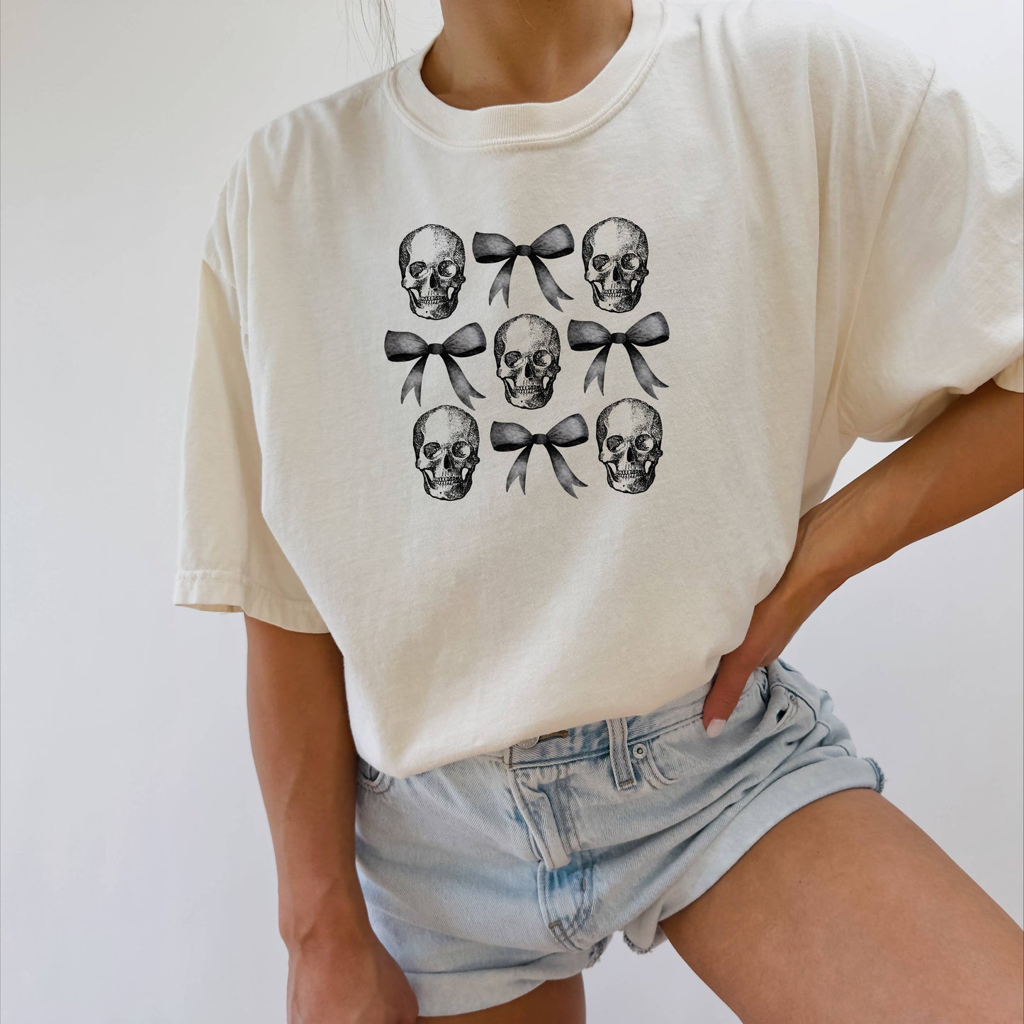 Scary T Shirt, Halloween T Shirts, Graphic Tee, Skulls, Bows