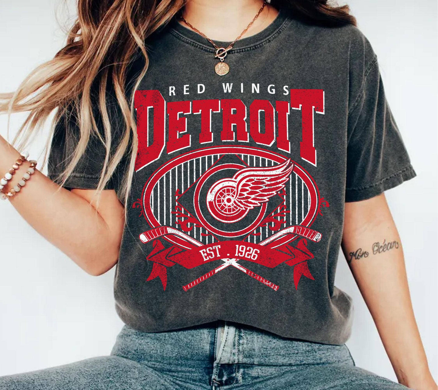 Detroit Red Wings Hockey Vintage 90s Retro Team Shirt