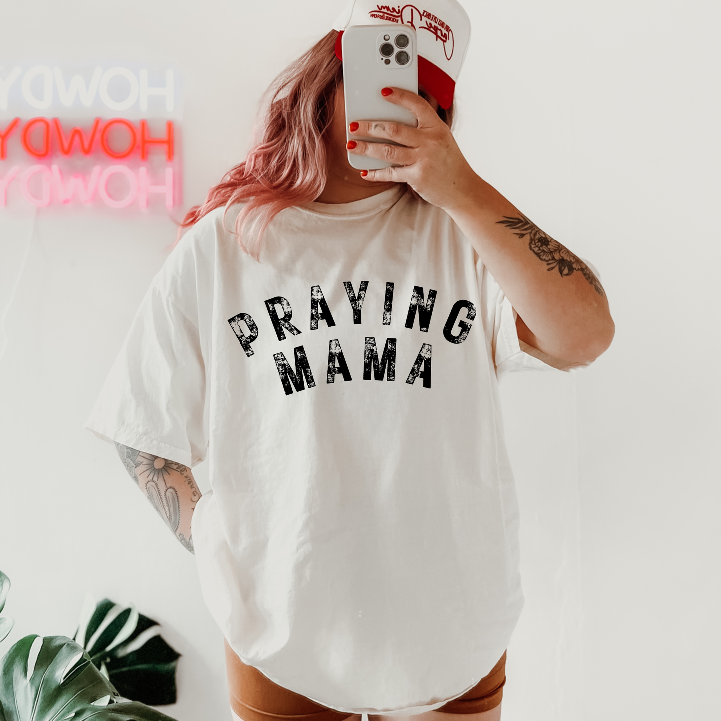 Praying Mama Religious Comfort Color Graphic Tee