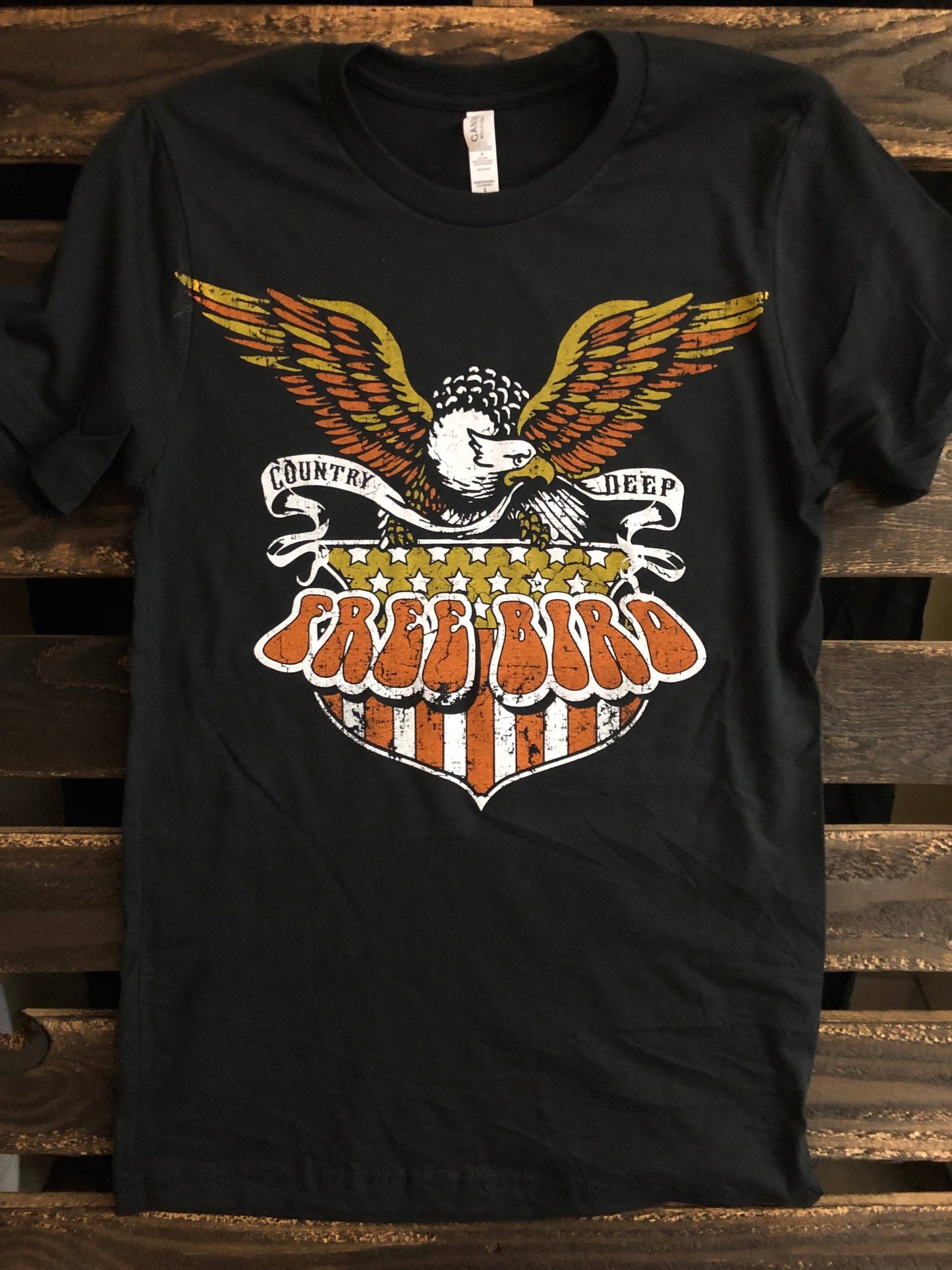 Free Bird Shield Vintage Unisex T-Shirt