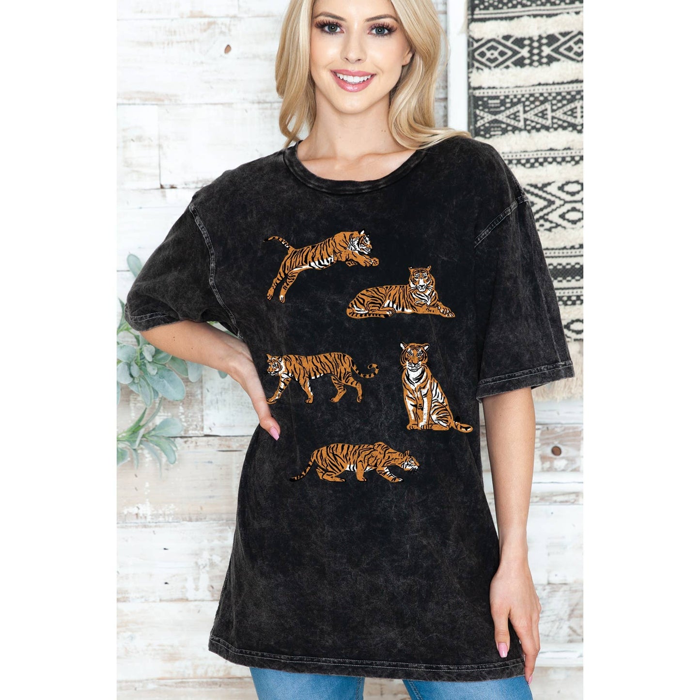 Tigers　- Unisex Oversized Mineral Wash T Shirt