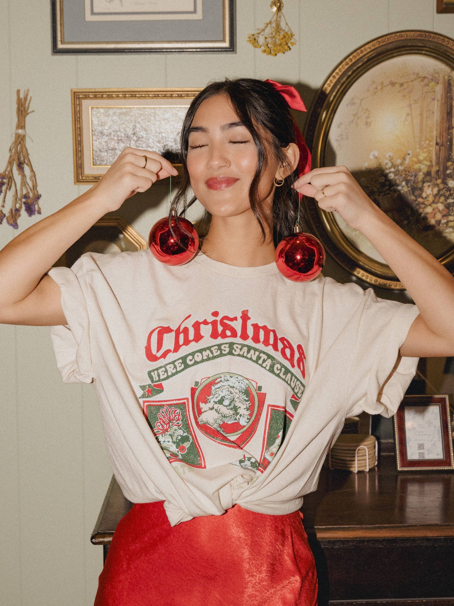 Christmas Patch Off White Thrifted Tee