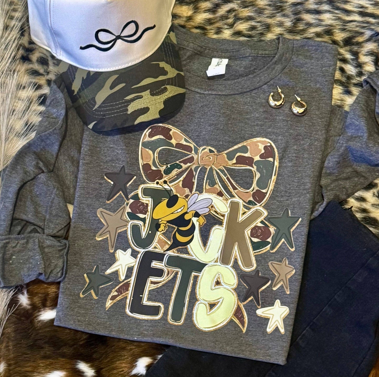 Jackets Camo Bow Tee / Long Sleeve