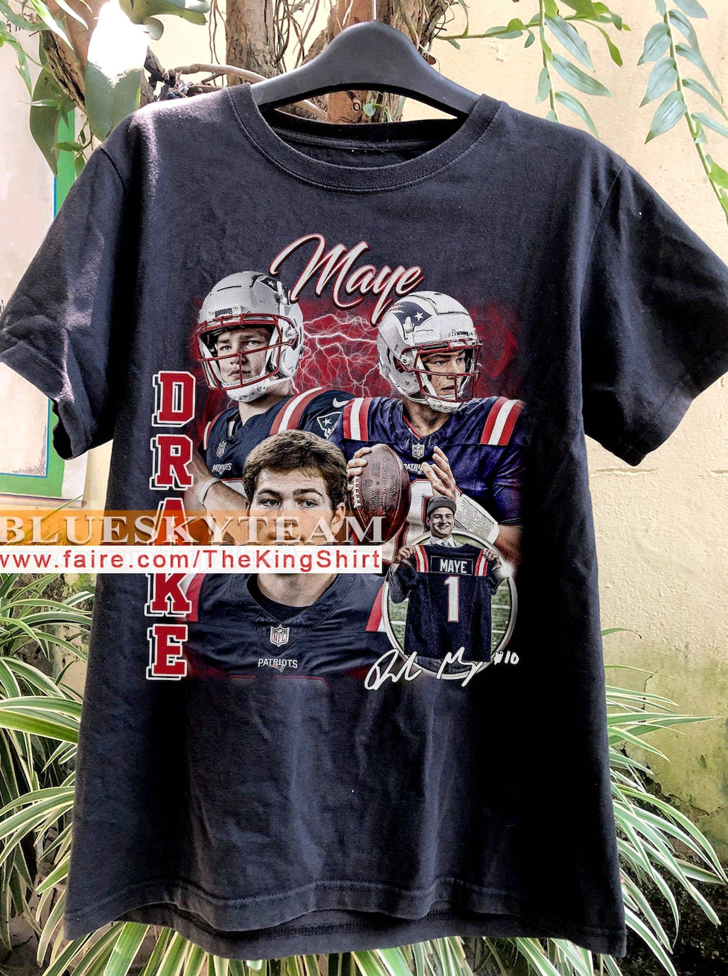 Vintage 90s Drake Maye T-Shirt Retro Football Bootleg Gift
