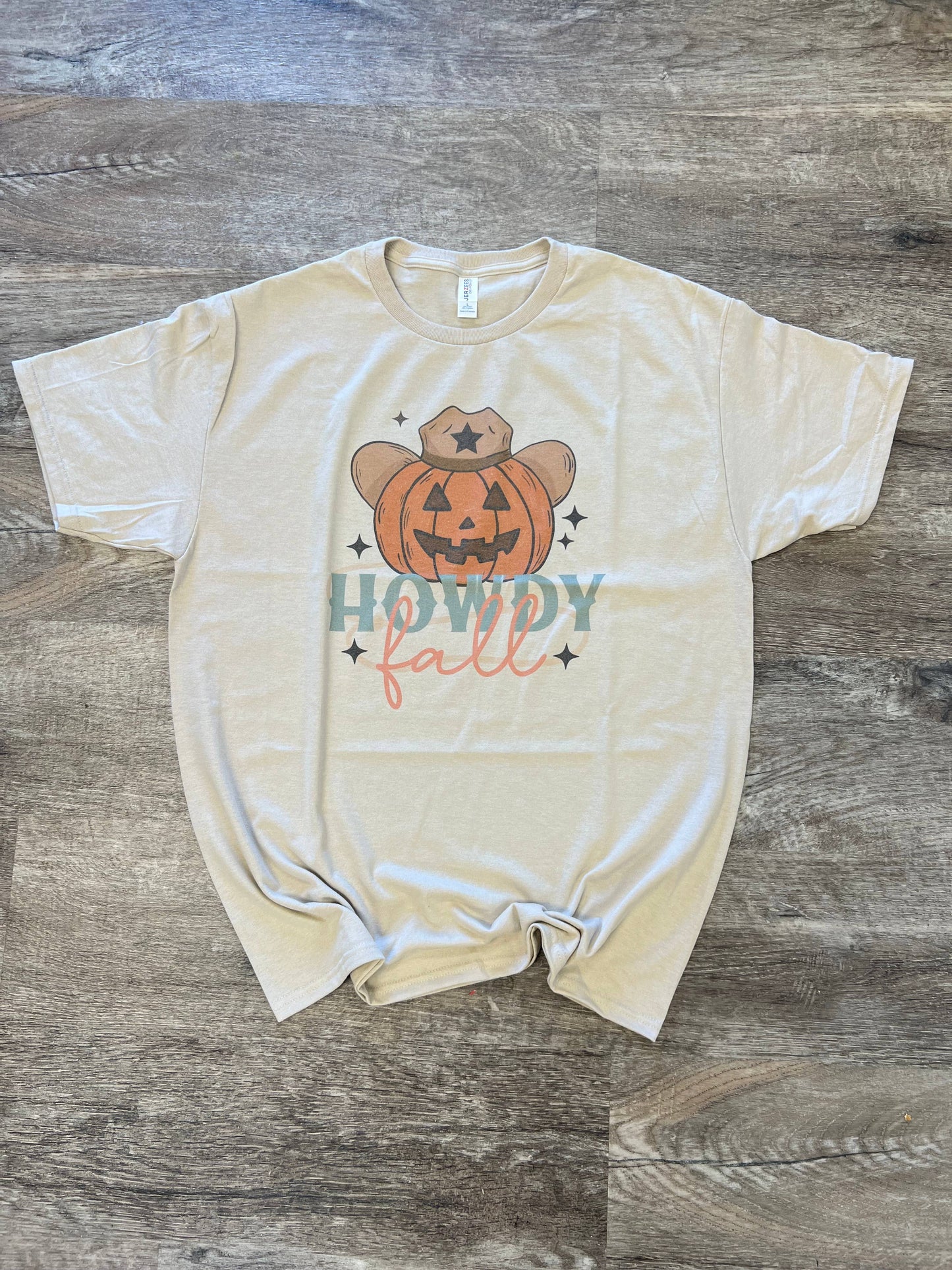 Howdy Fall Cowboy Hat Pumpkin On Sand Tee