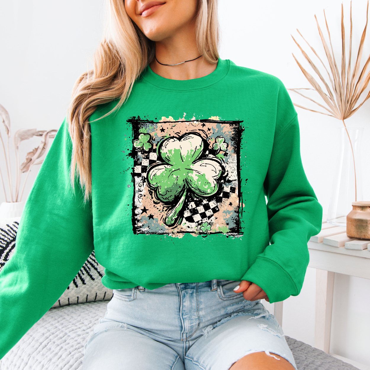 Grunge Clover | Unisex Crewneck Sweatshirt [Gildan]
