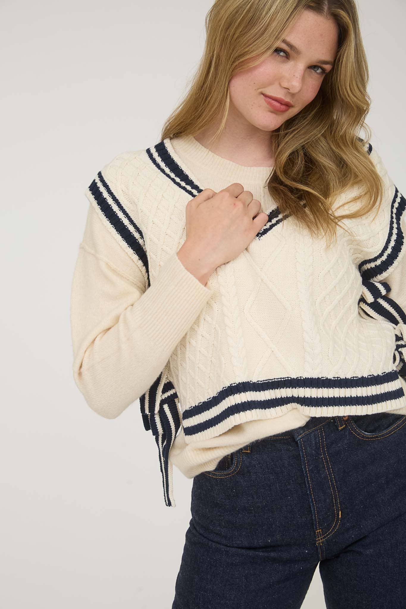 Contrast Line Trim Side Tie Knit Sweater Vest