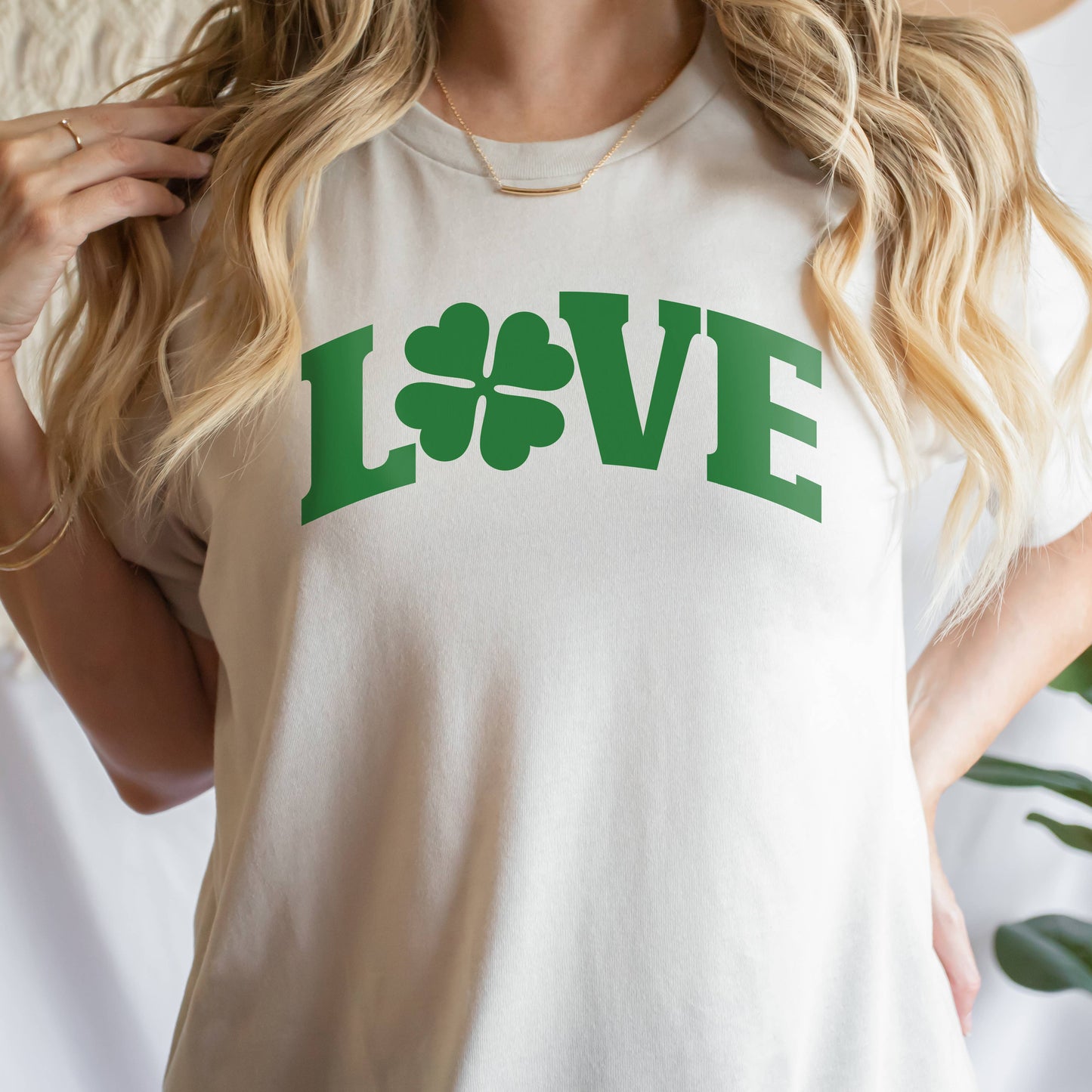 Love Clover Tee | St. Patrick's Day | Sizes XS-2XL